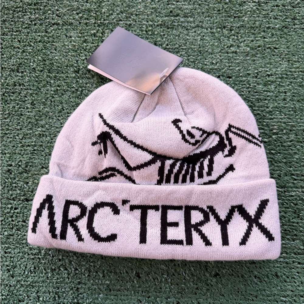 Arc'teryx White and Black Beanie